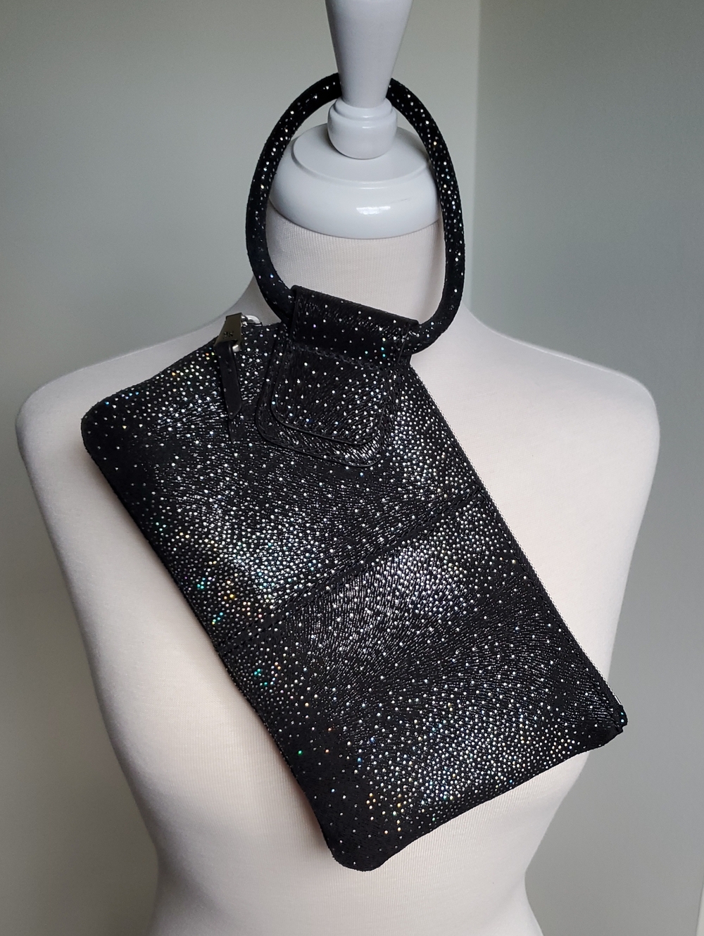 NWT Hobo "Sable" Leather Wristlet in Black/Silver
